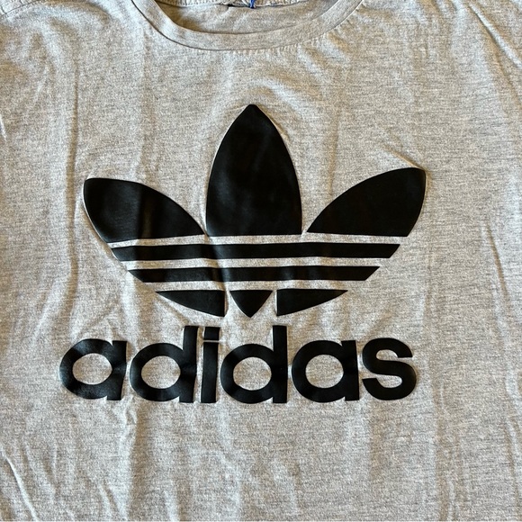 Adidas Large 14/16 Boys Gray Black Trefoil Logo Shirt Top Tee - Picture 2 of 4